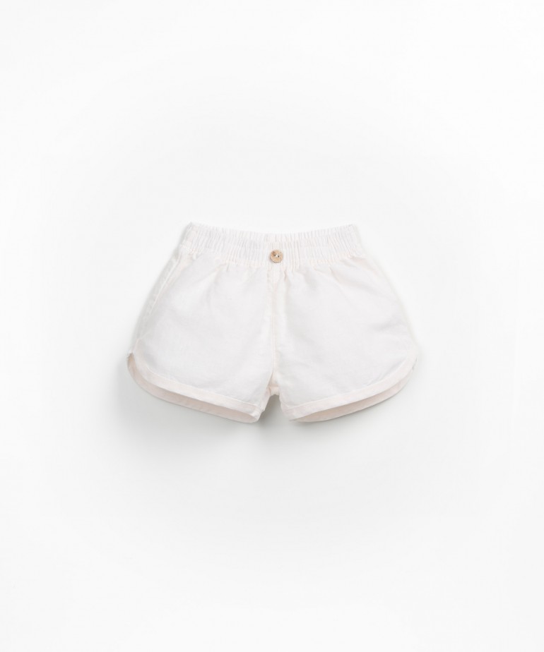 Shorts in a blend of linen and organic cotton