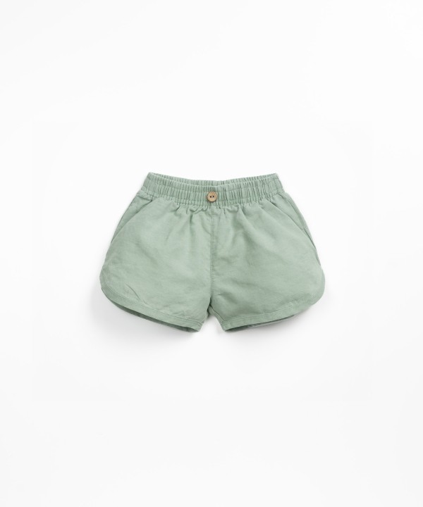 Shorts in a blend of linen and organic cotton