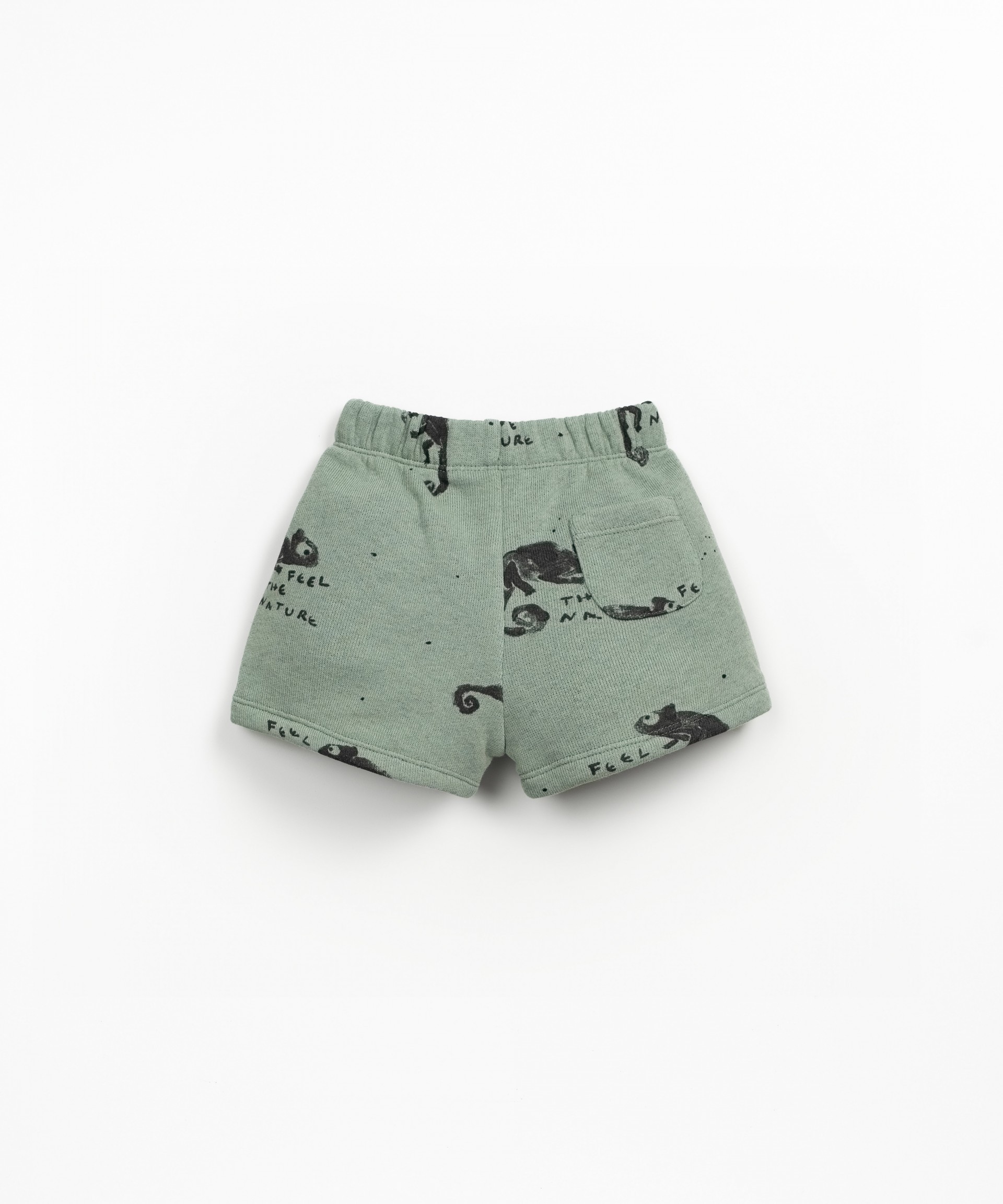 Pantaln corto con mezcla de algodn y fibras recicladas