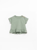 T-shirt with recycled fibers