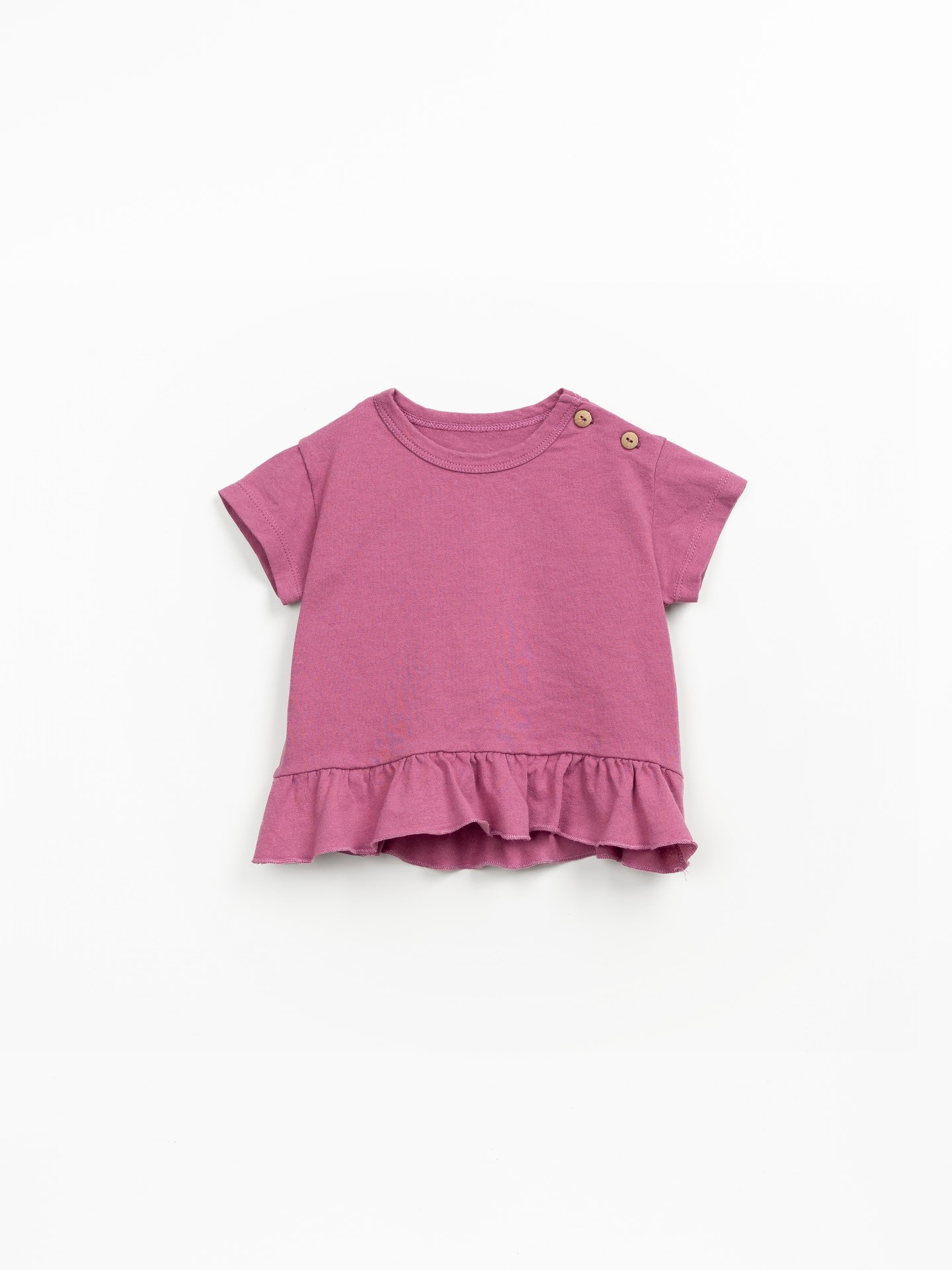 T-shirt with recycled fibers