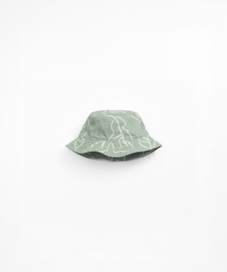 Chapu com estampado de folhas