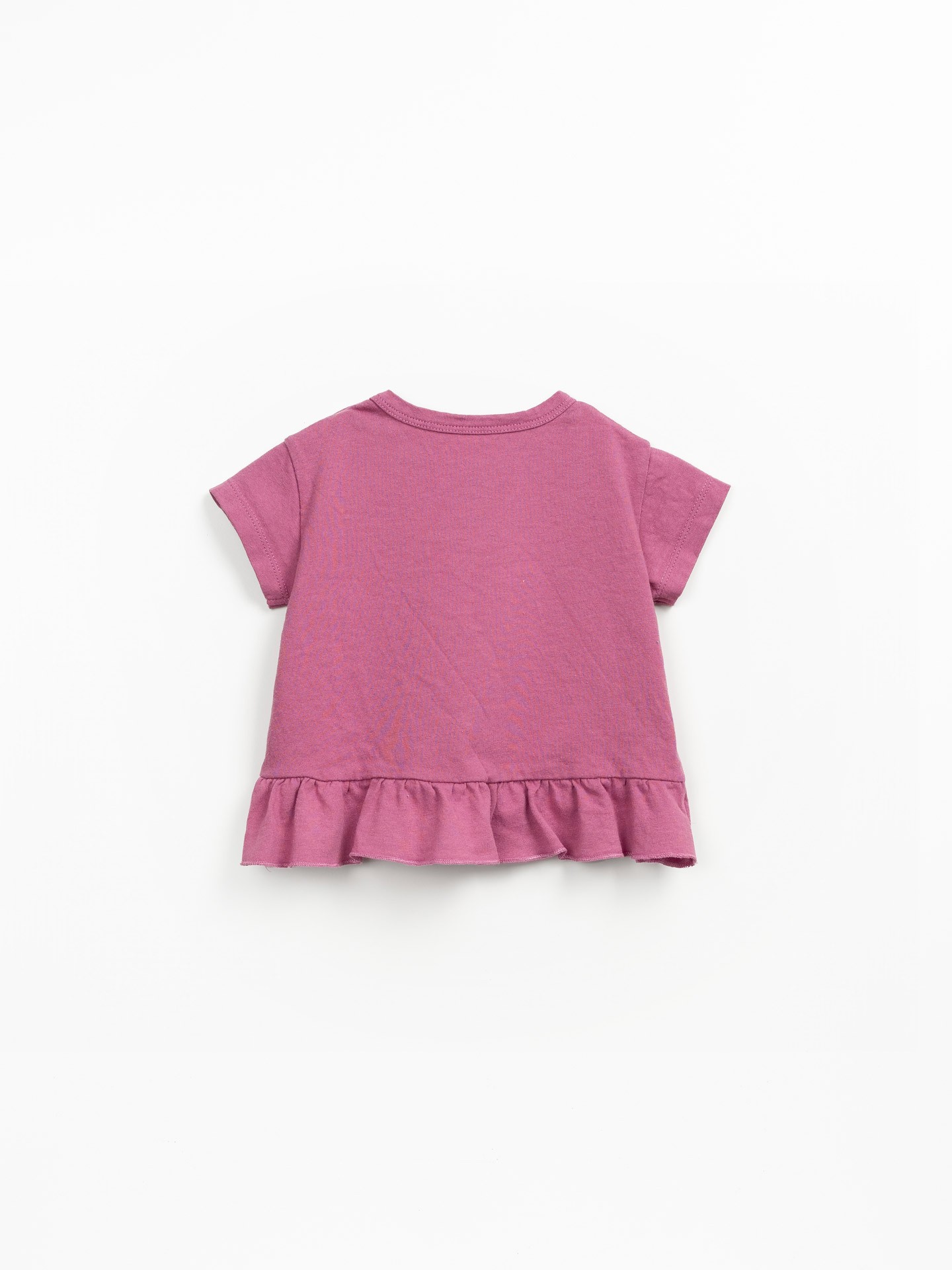 T-shirt with recycled fibers