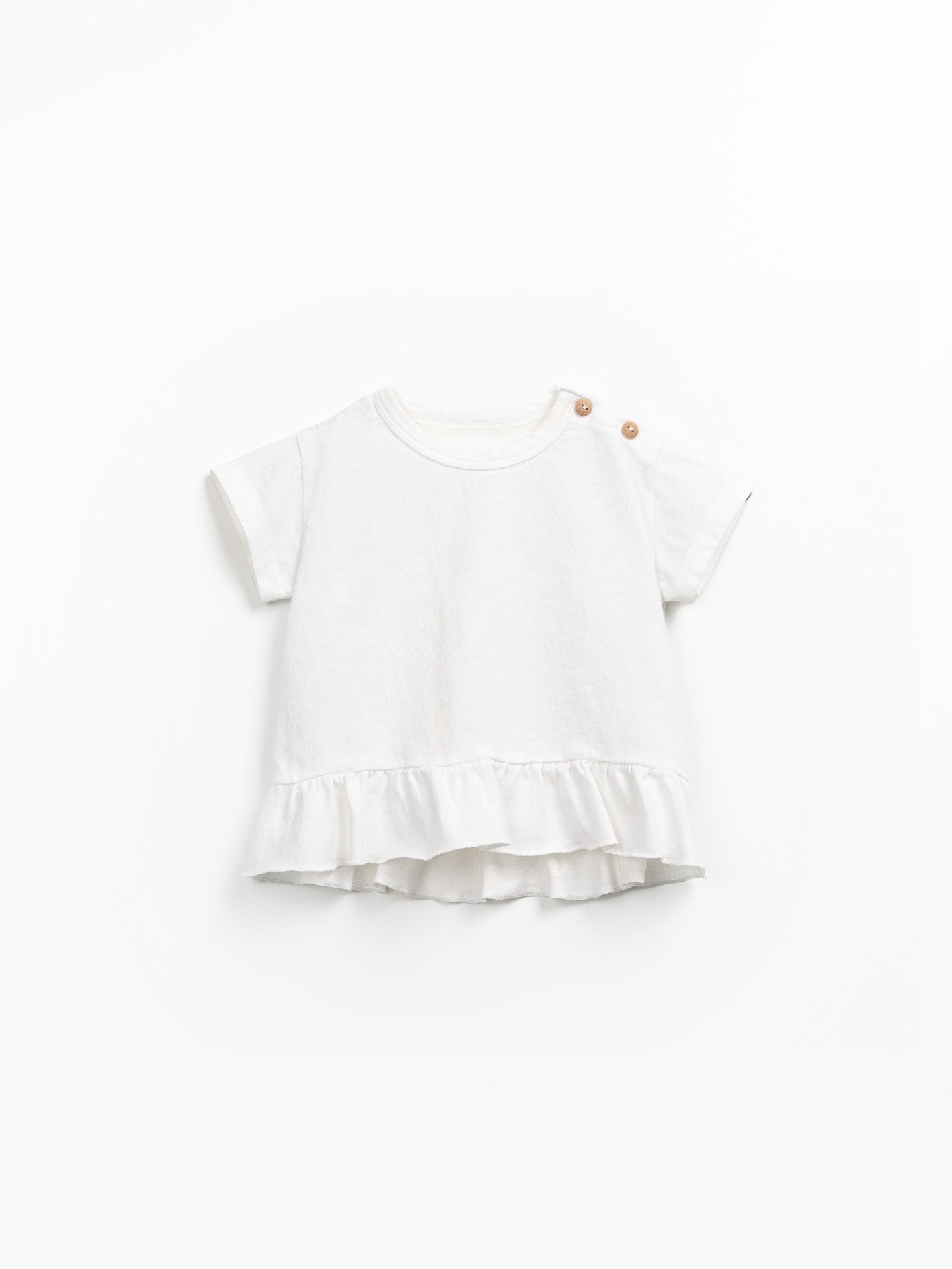 T-shirt with recycled fibers