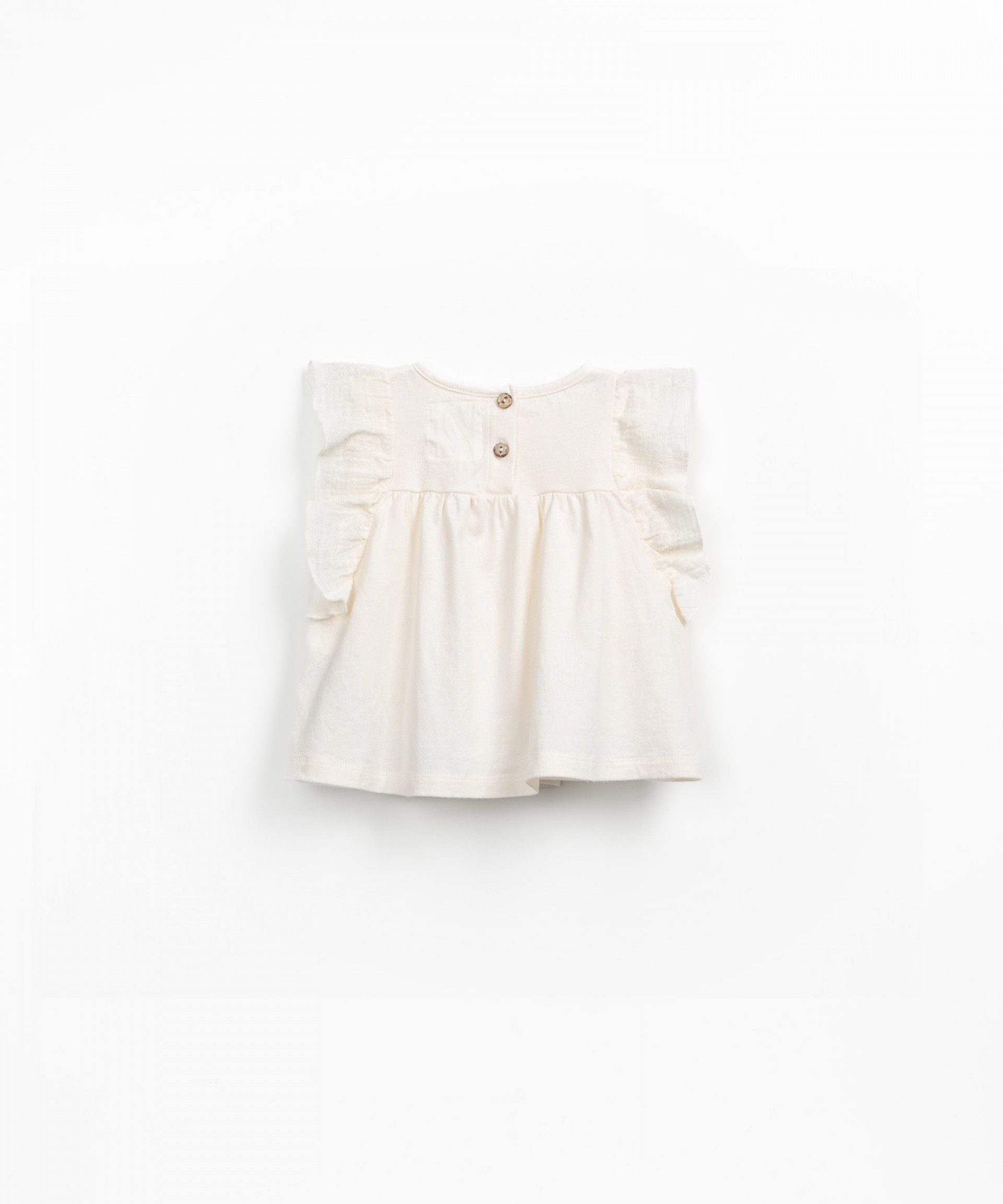 Tunic with gathered sleeves