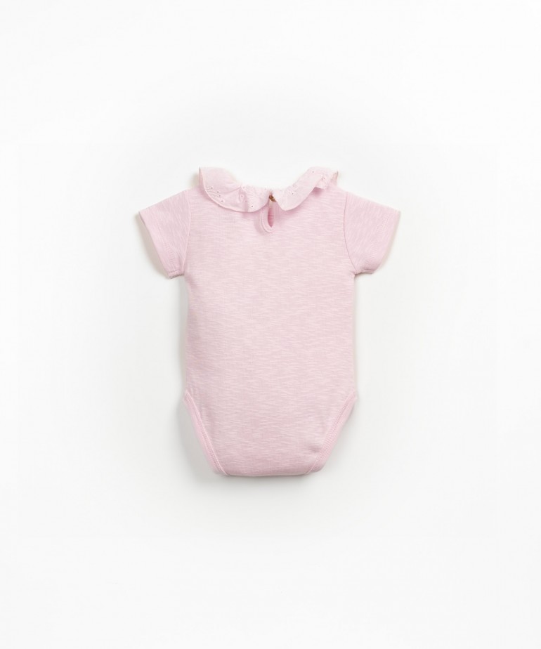 Body in cotone biologico con colletto ricamato