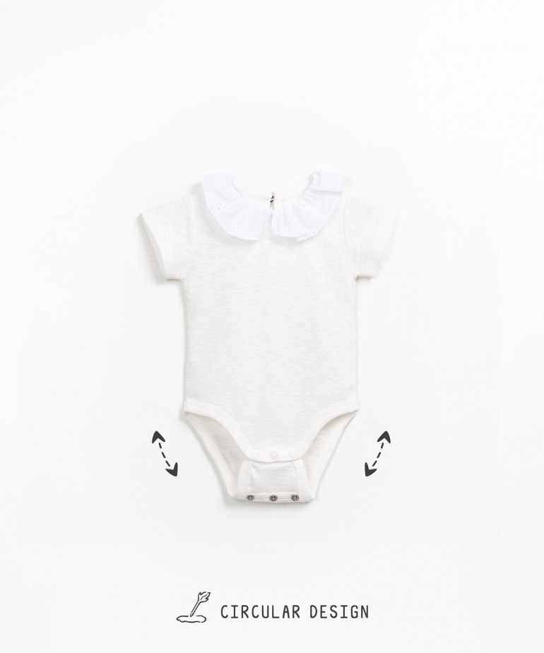 Organic cotton bodysuit with collar application
