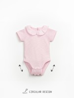 Body en coton biologique avec col brod? Body en coton biologique avec col brod?