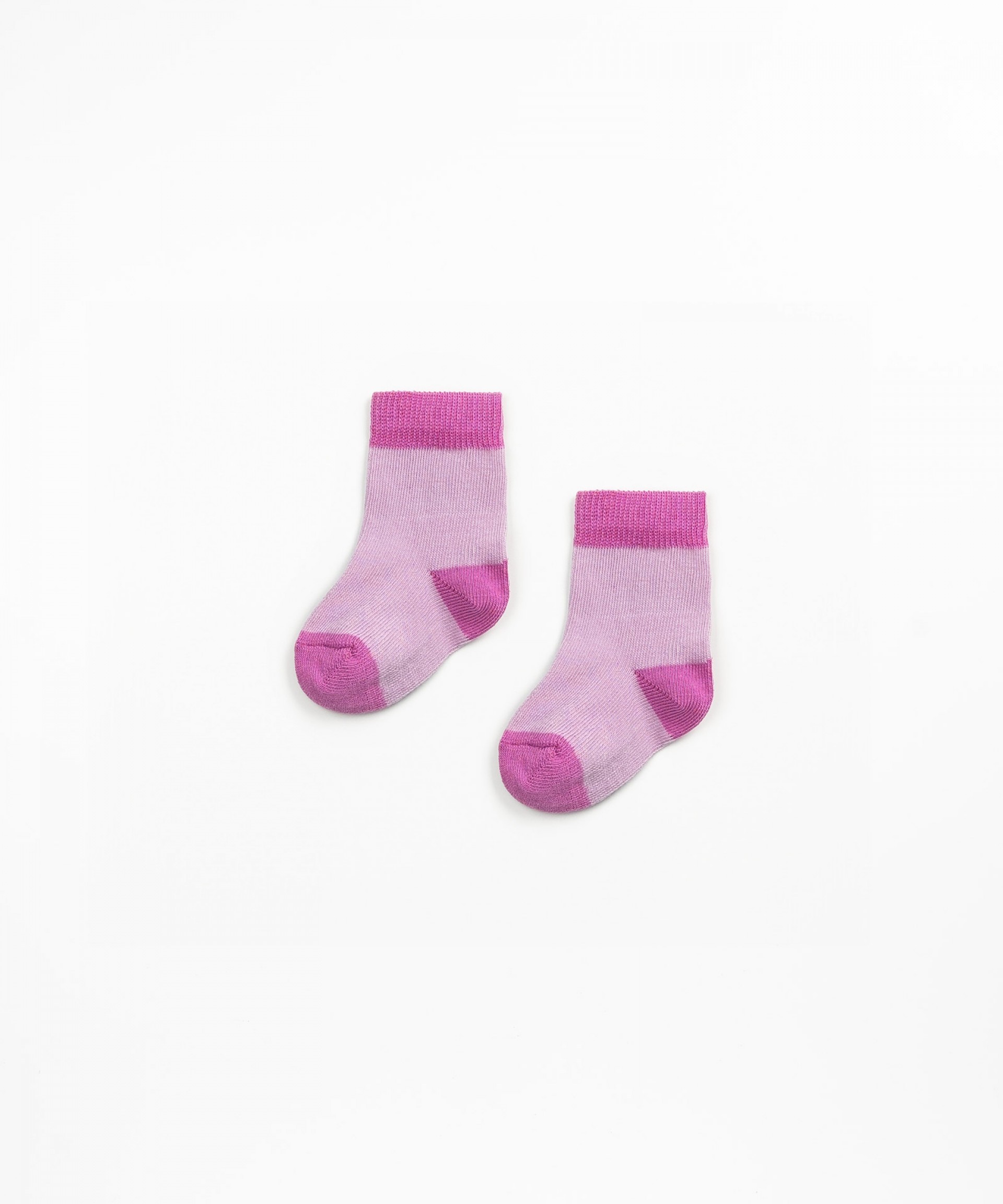 Socks with color contrast