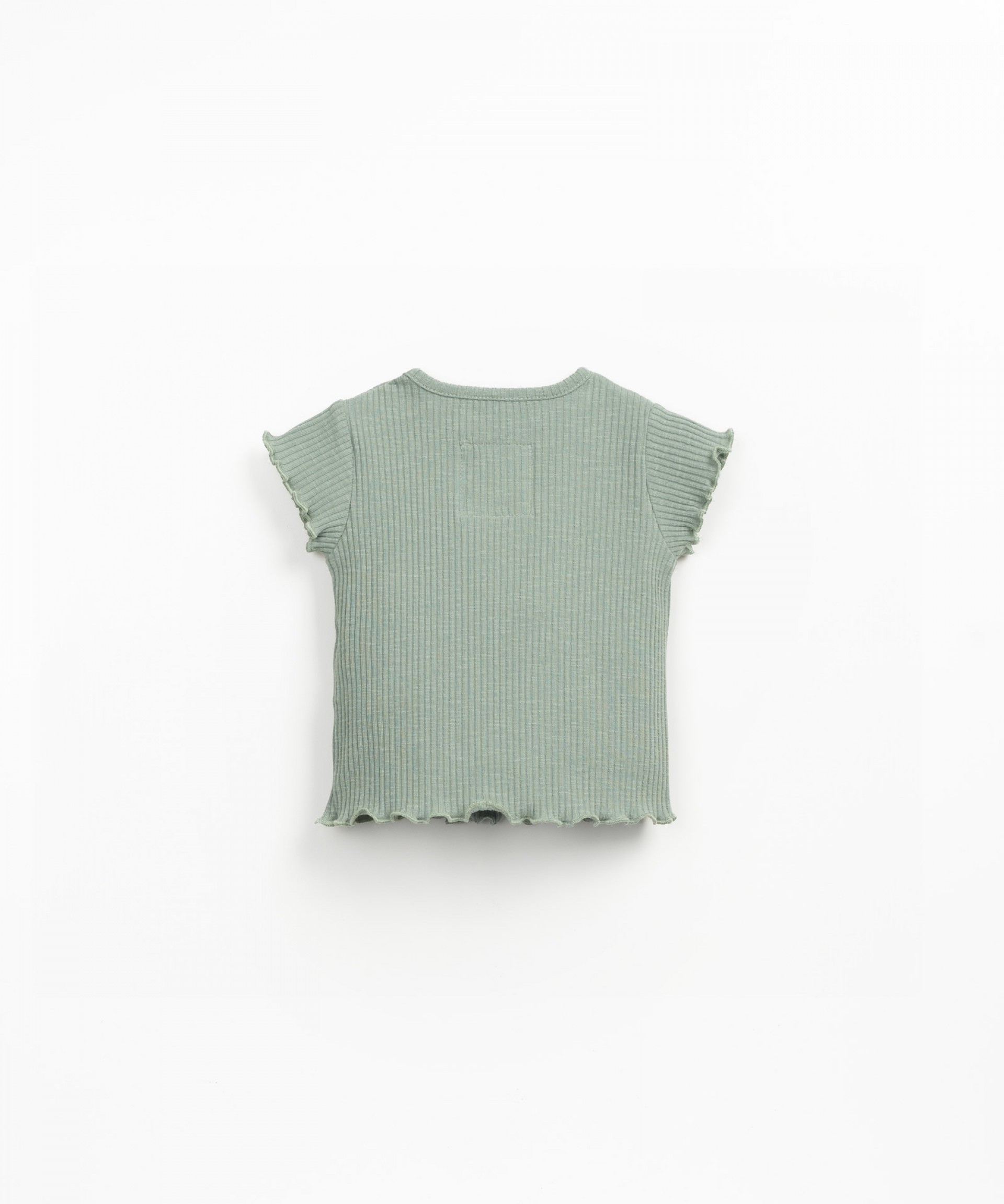 T-shirt with shoulder opening