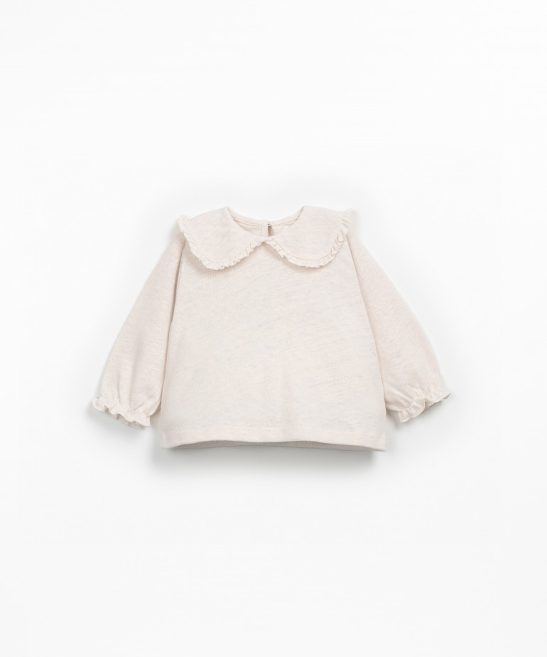 T-shirt with collar