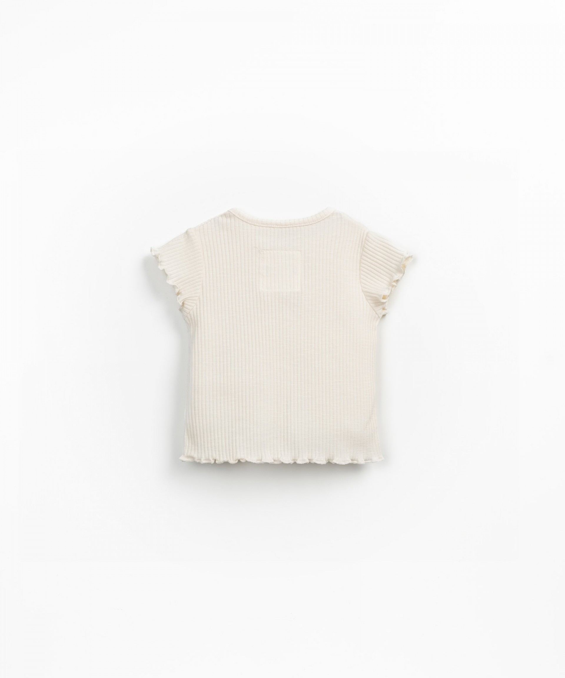 T-shirt with shoulder opening