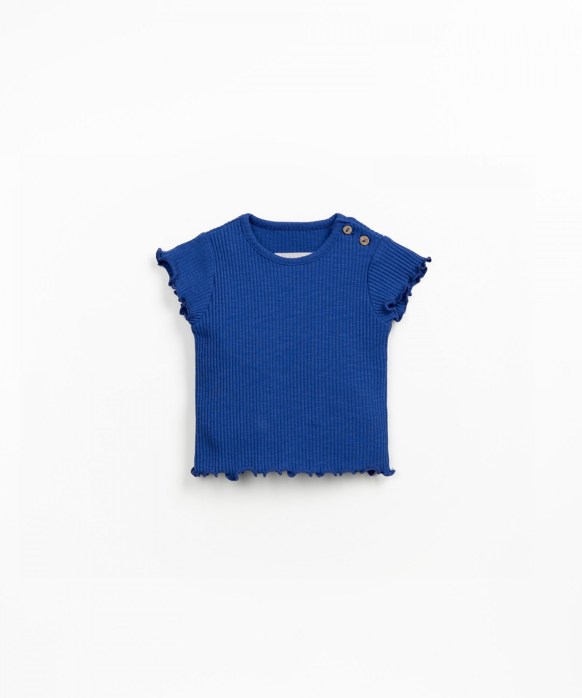 T-shirt with shoulder opening