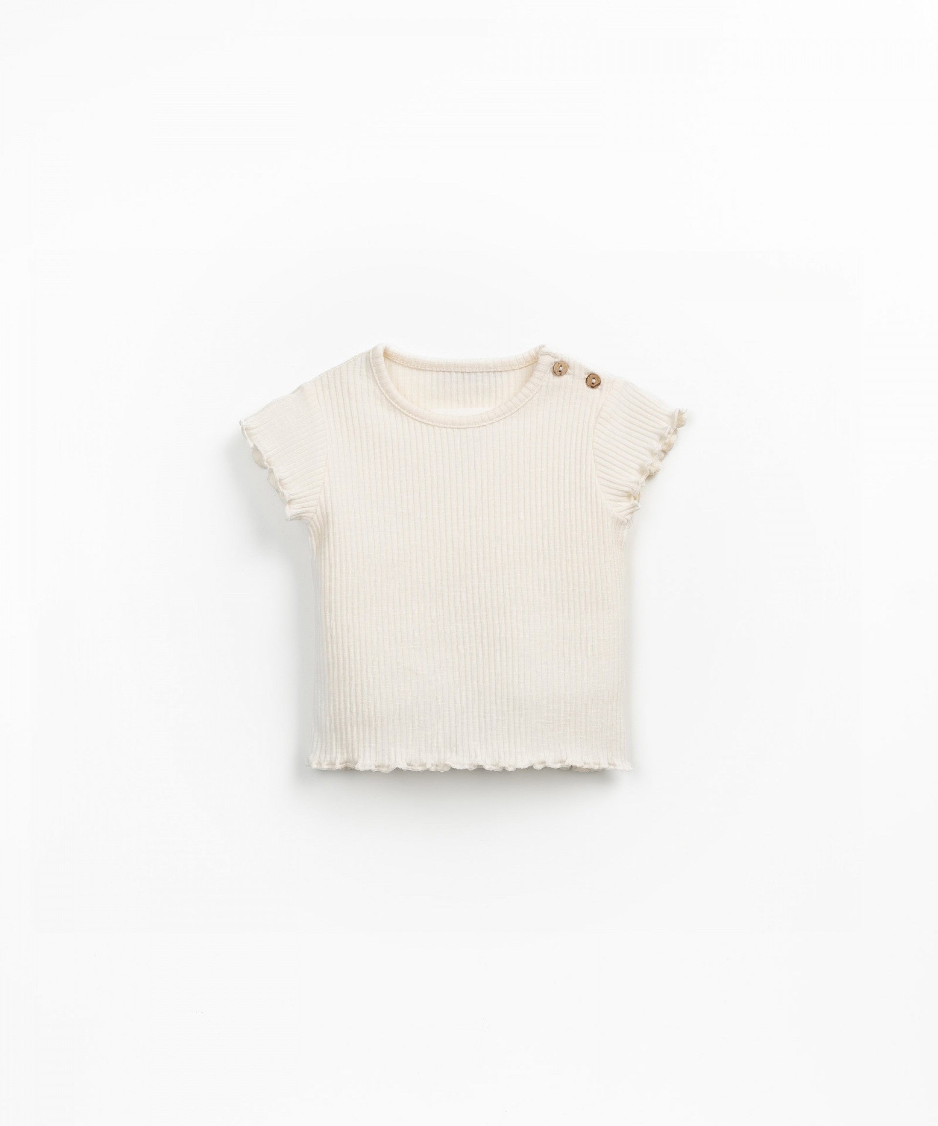 T-shirt with shoulder opening