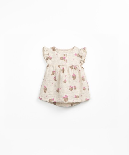 T�nica com estampado de morangos