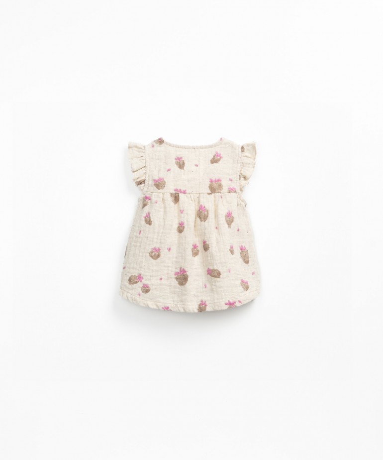 Tnica con estampado de fresas