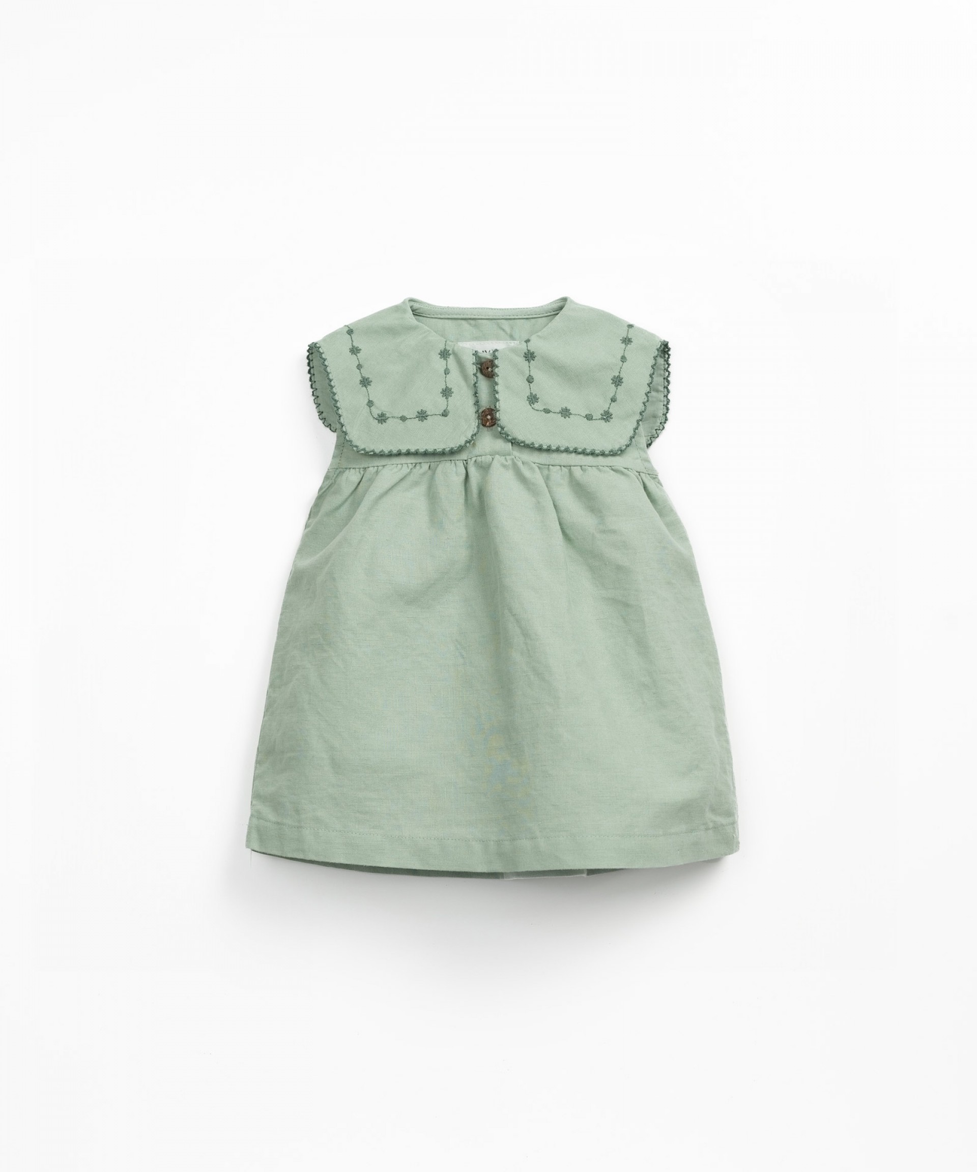 Fabric dress with collar