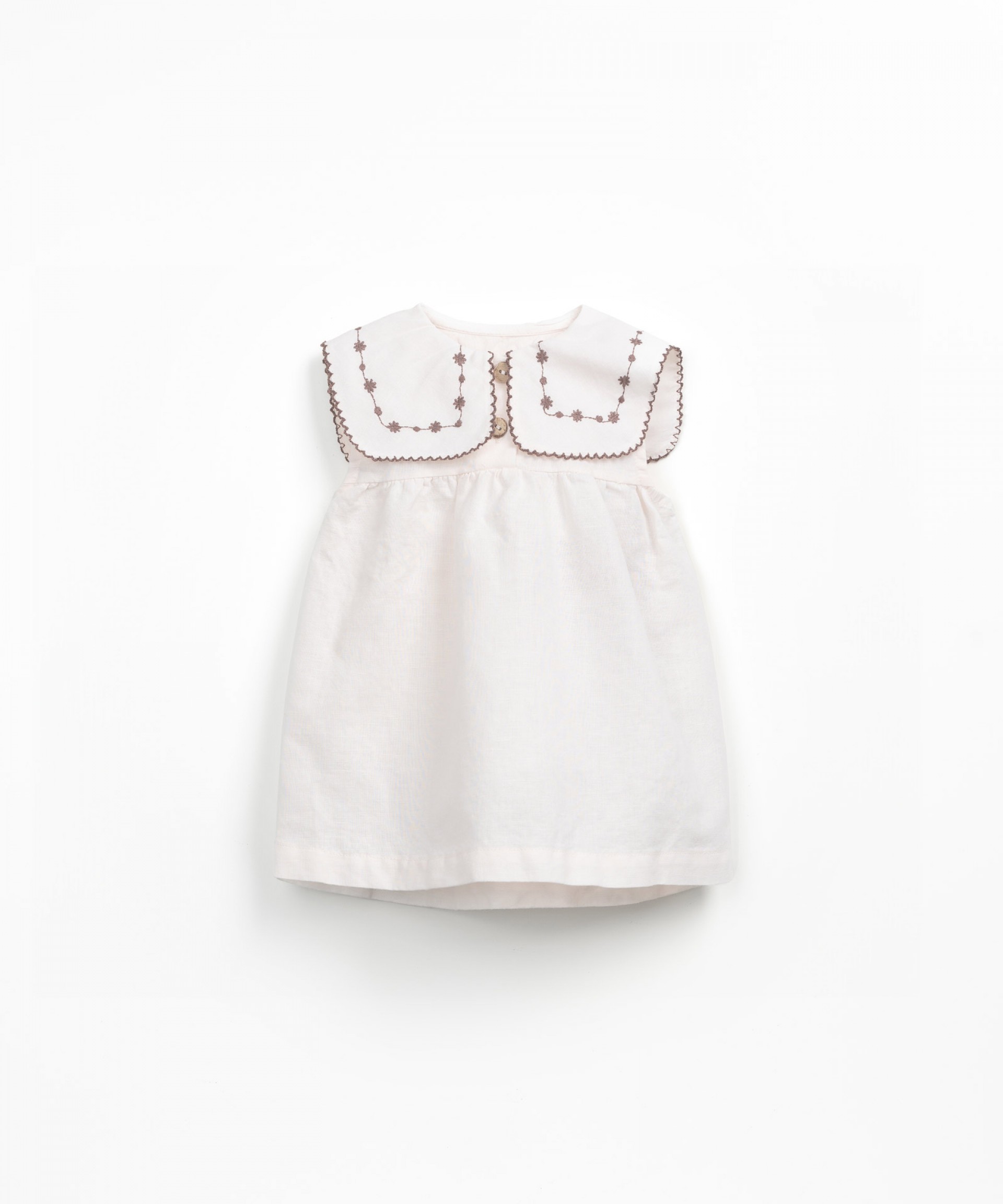 Fabric dress with collar