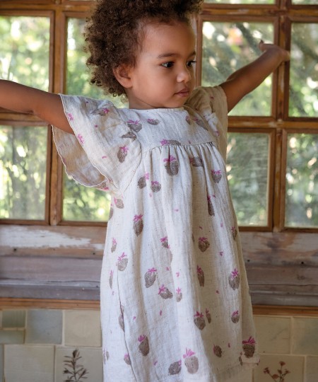 Robe en tissu avec imprim� de fraises
