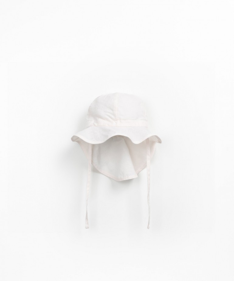 Cappello in tessuto di lino e cotone biologico