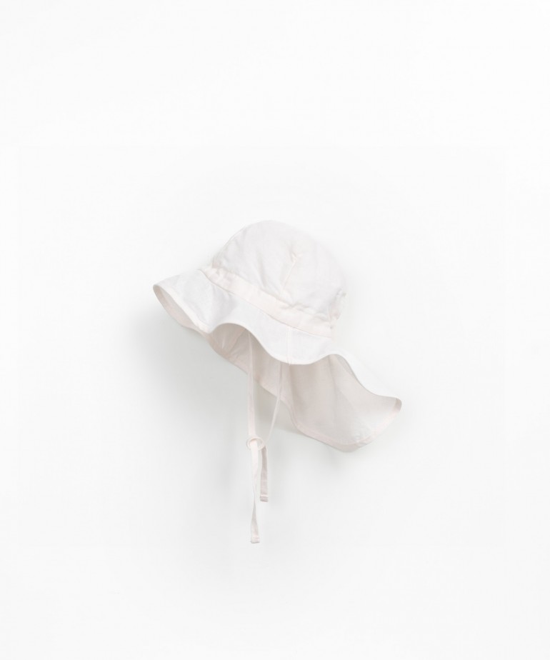 Cappello in tessuto di lino e cotone biologico