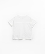 Camiseta con detalles de corte vivo