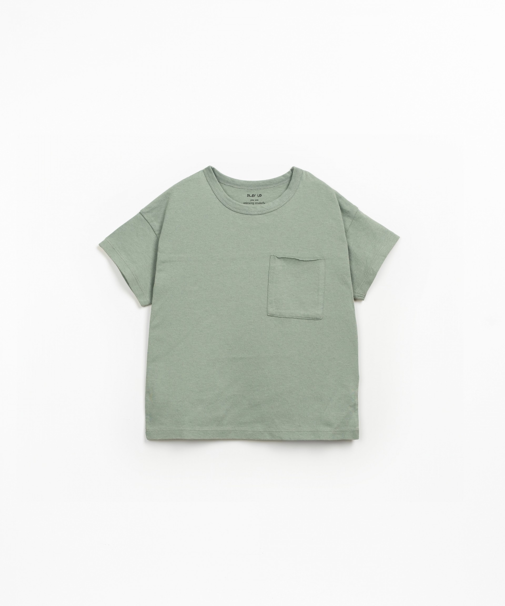 T-shirt with raw-cut details