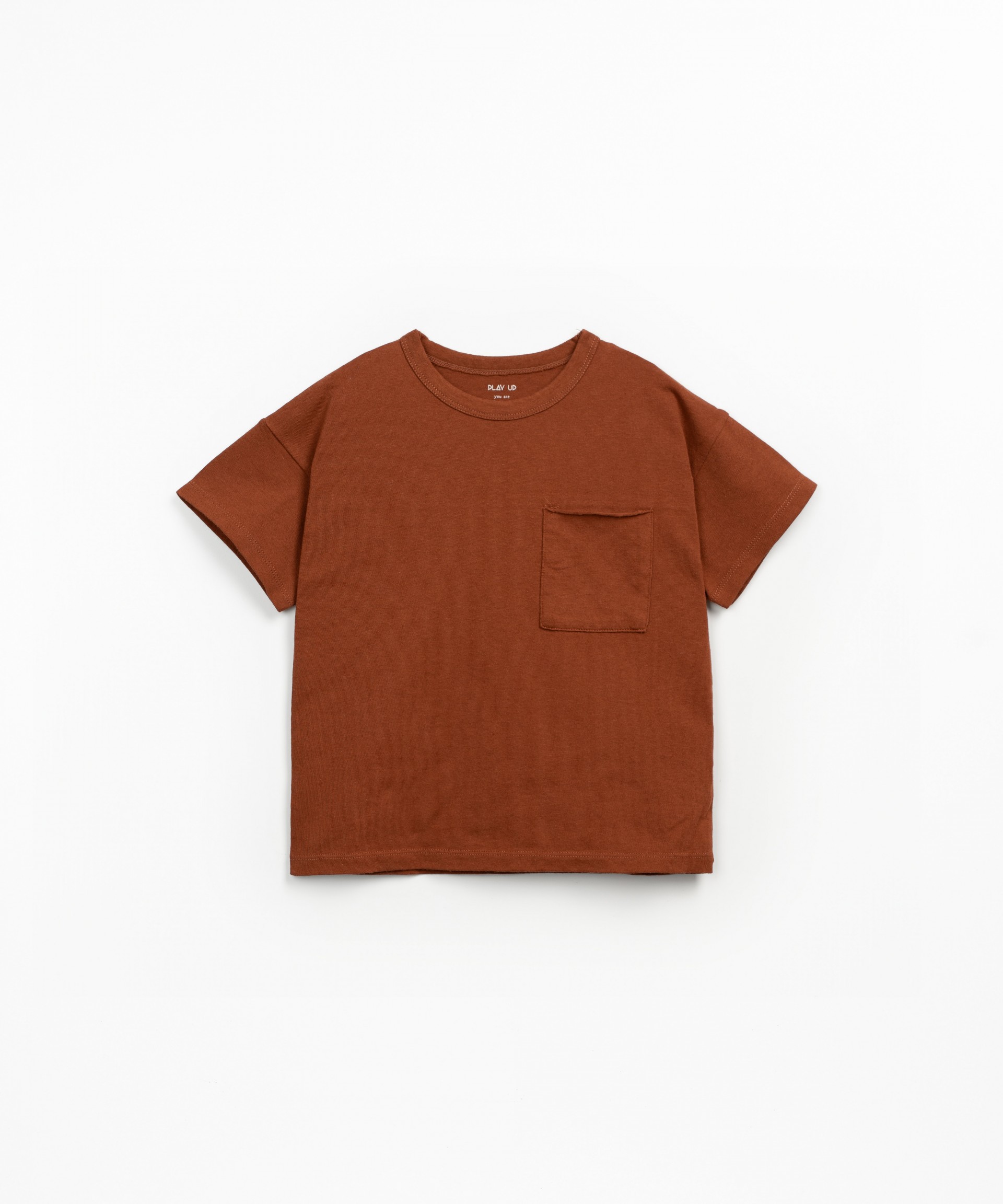 T-shirt with raw-cut details