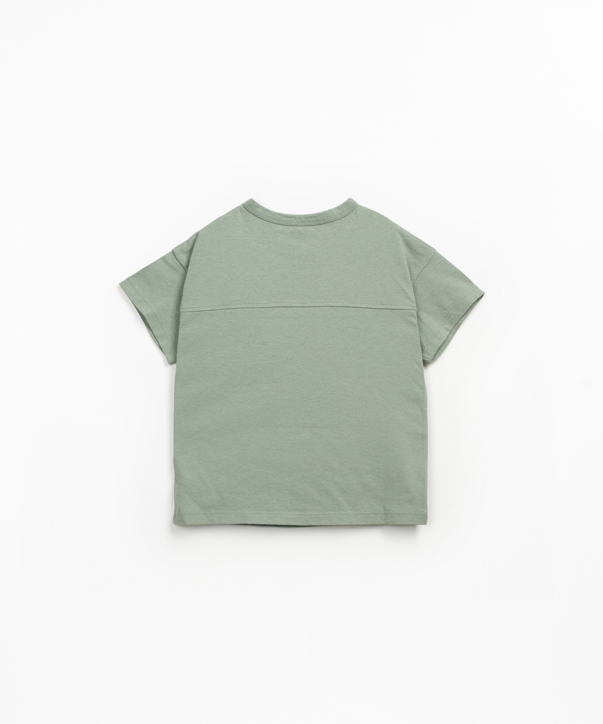 T-shirt with raw-cut details