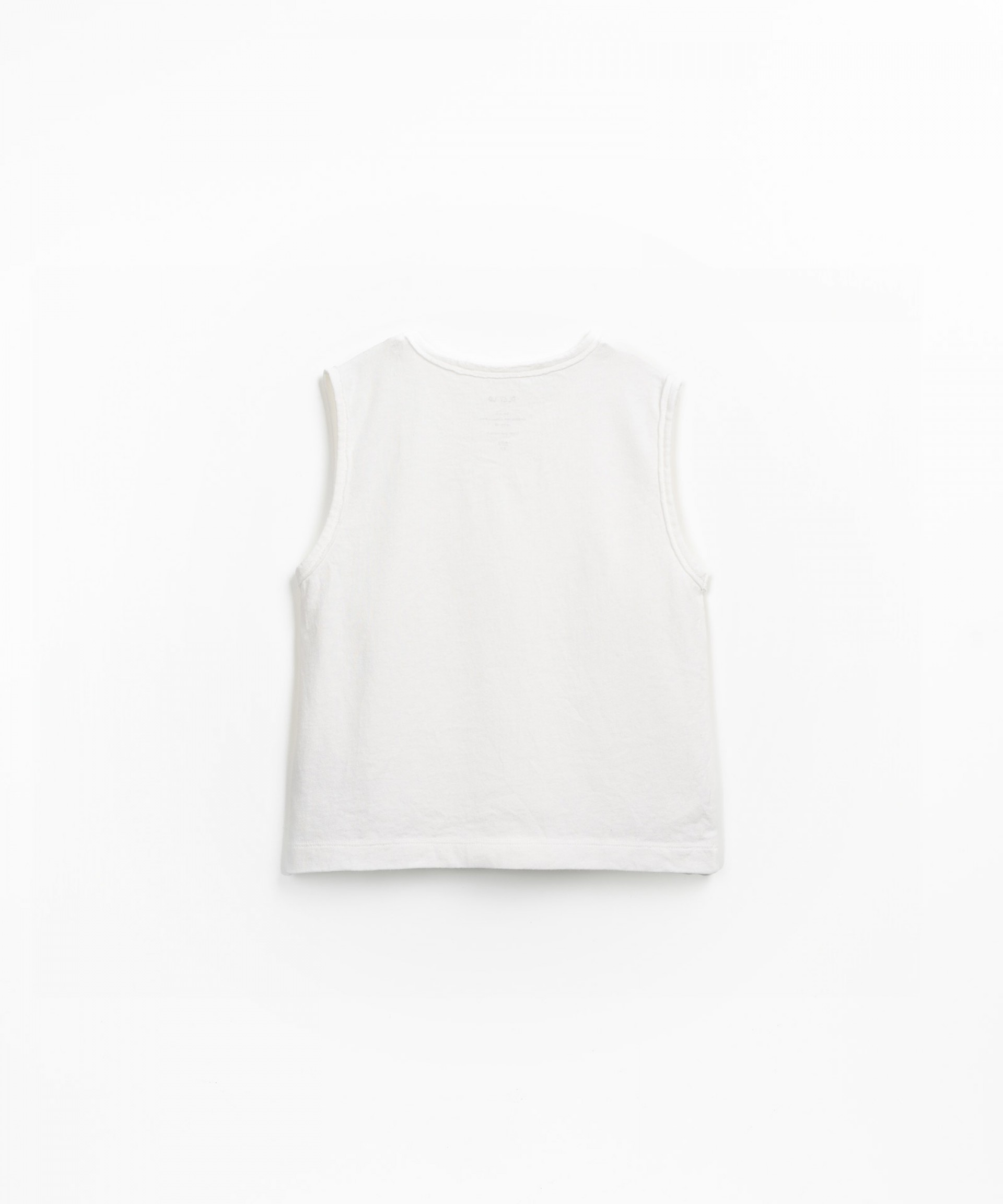 Sleeveless t-shirt with recycled cotton and recycled cotton