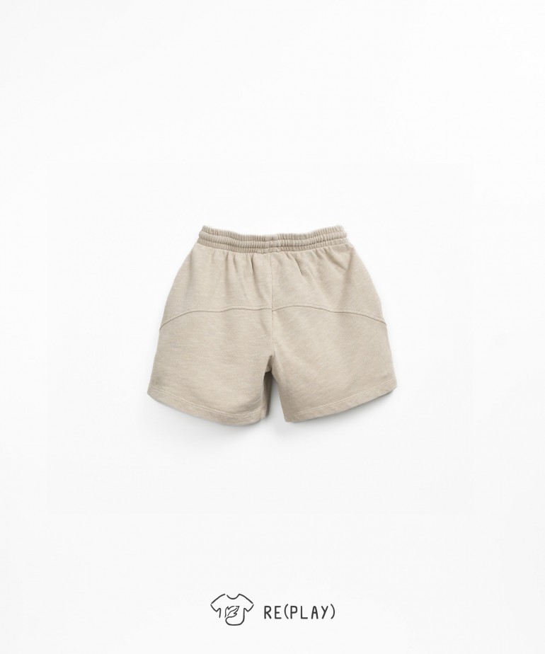 Knit shorts with pockets