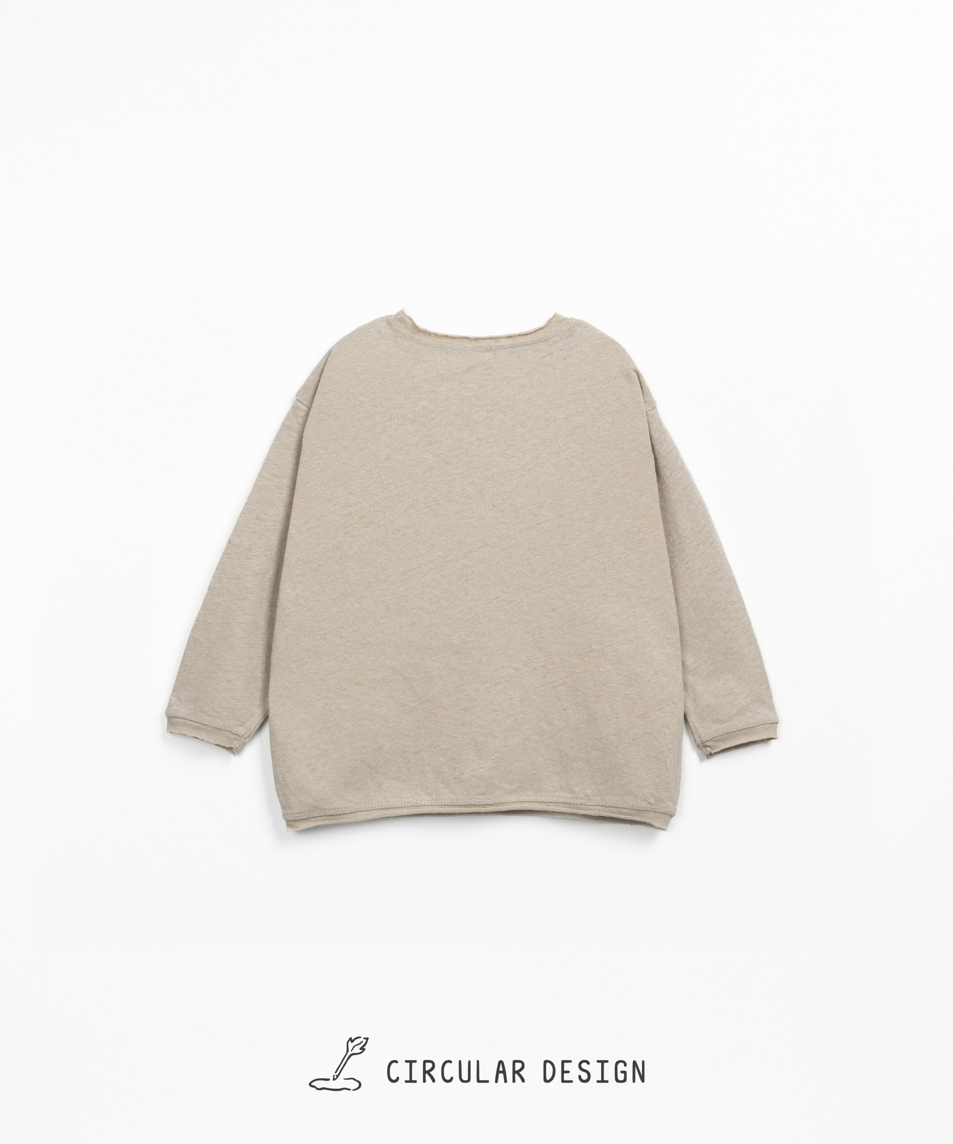T-shirt with raw-cut details