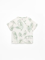 Camiseta con estampado de hojas