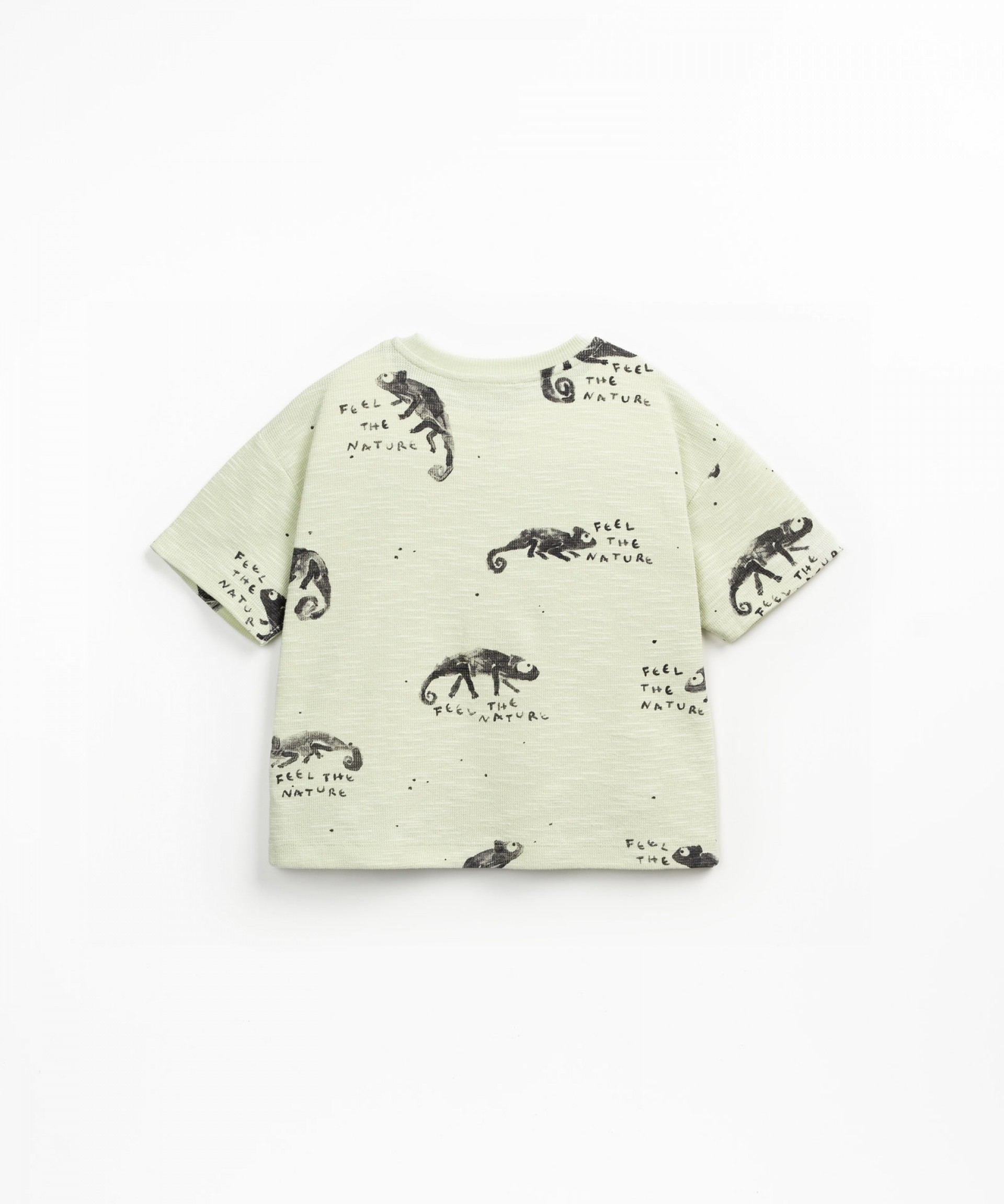 Organic cotton t-shirt with chameleon print