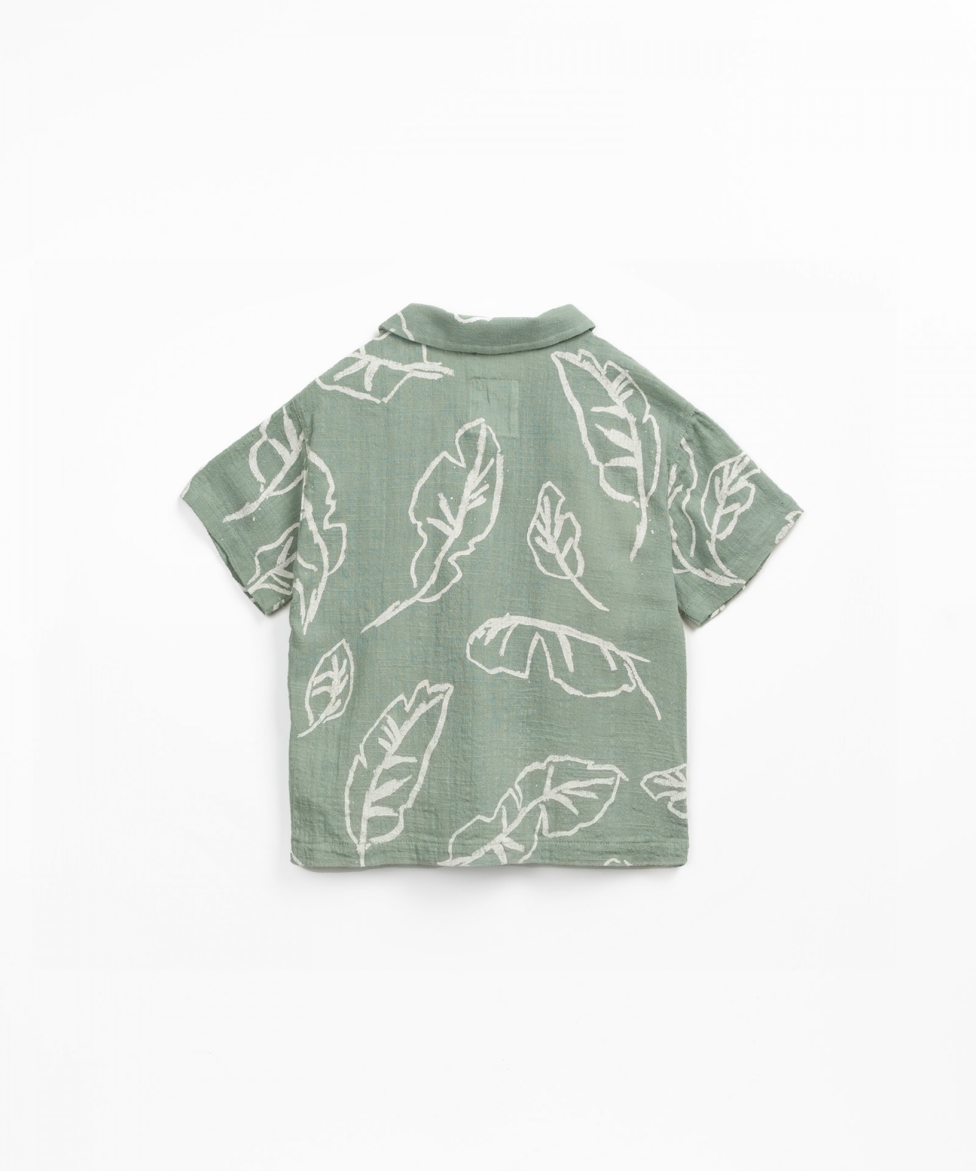 Shirt with leaf print