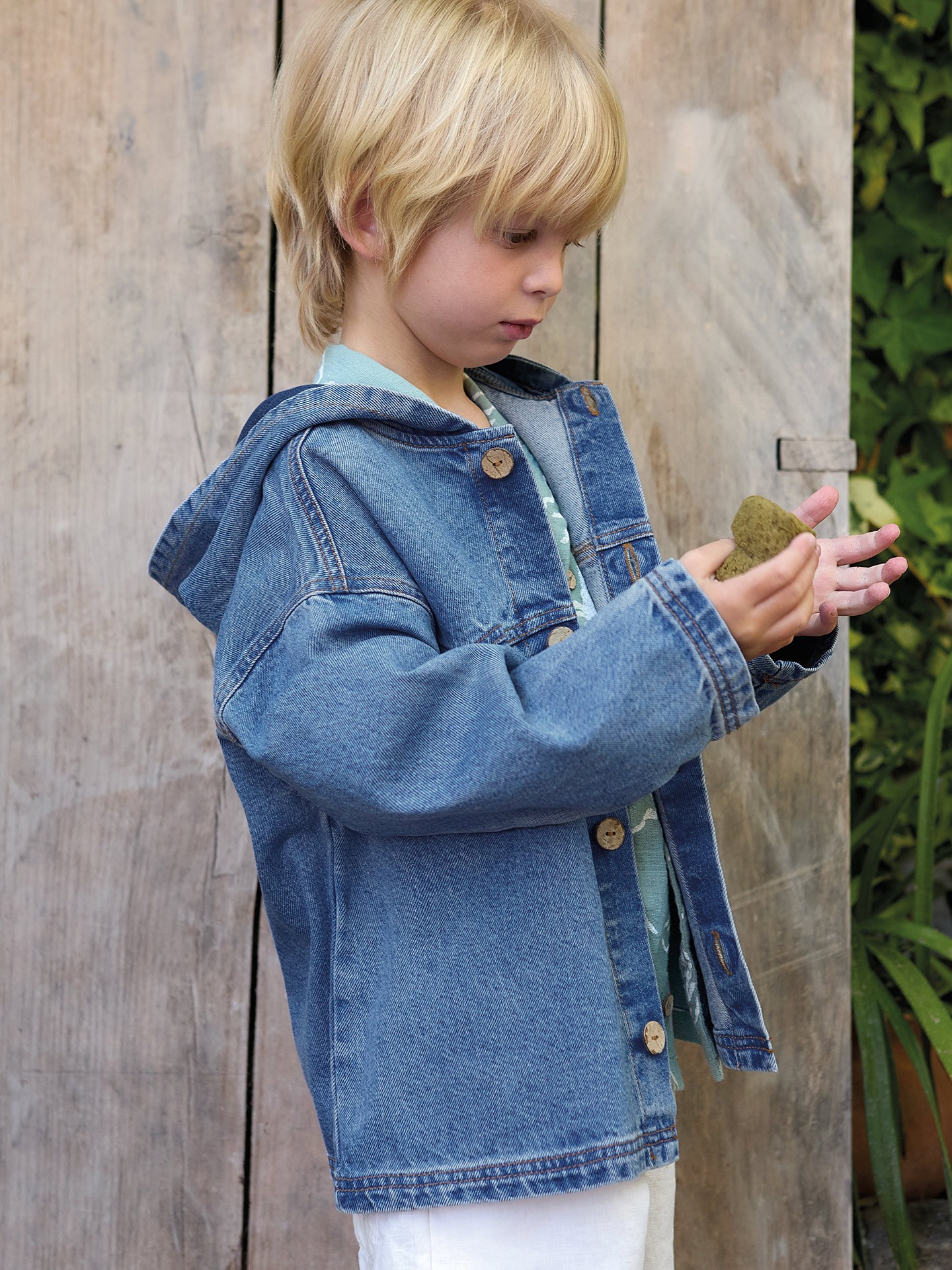 Casaco de ganga com capucho