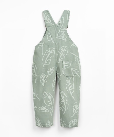 Macacão estampado com alças ajustáveis