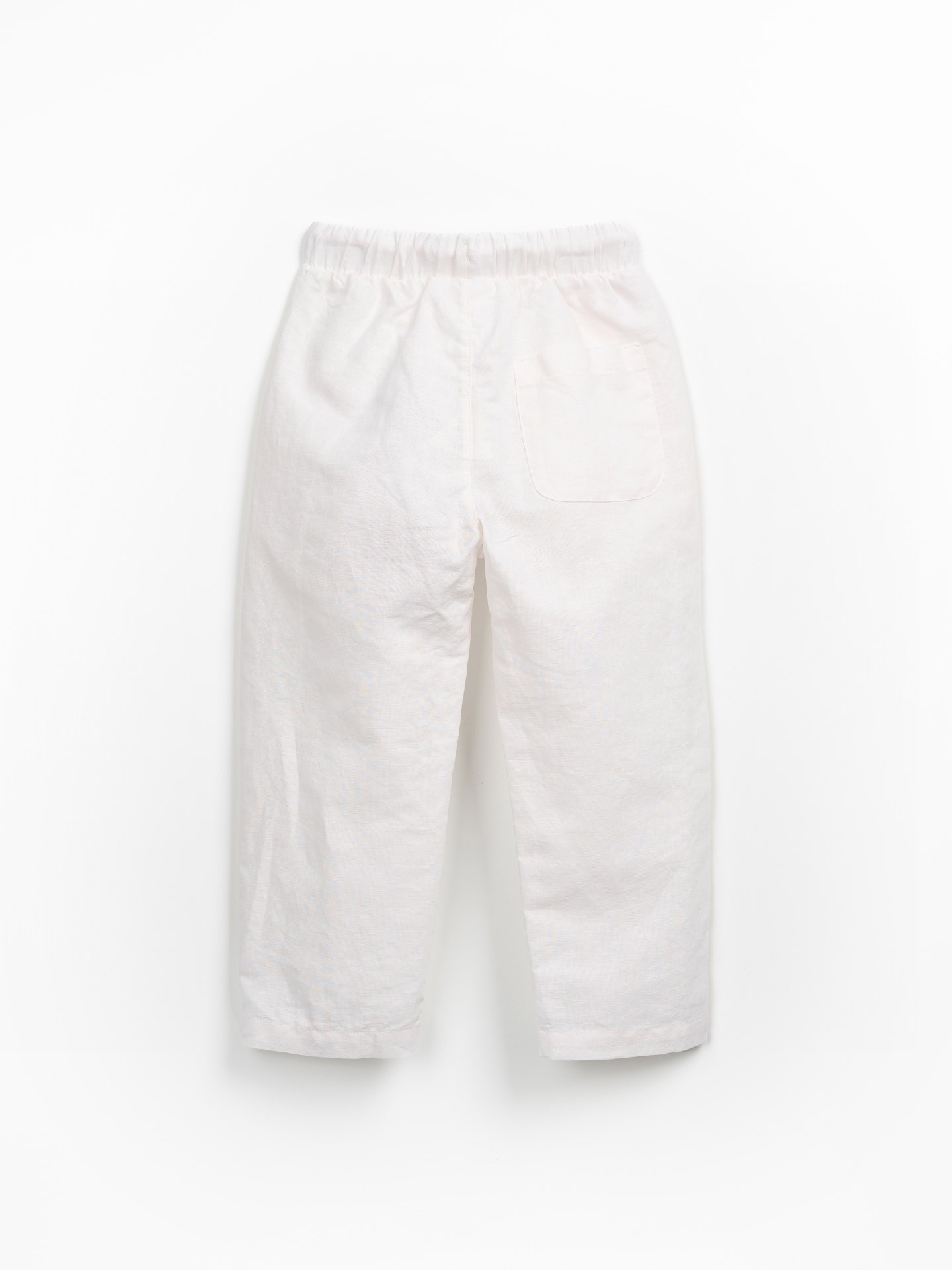 Pantalón de tela con cinturón ajustable