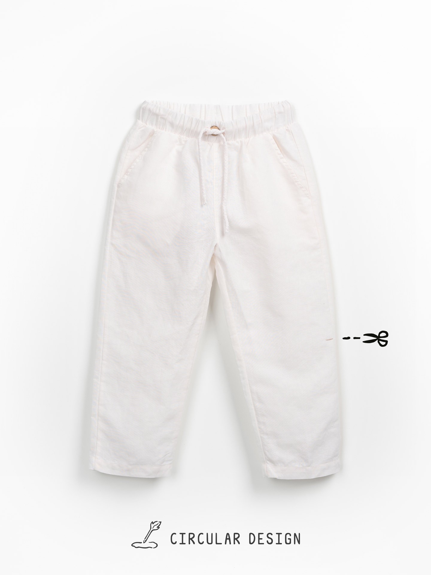 Pantalón de tela con cinturón ajustable