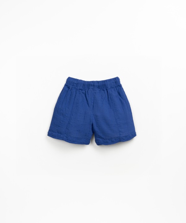 Fabric shorts with adjustable drawstring