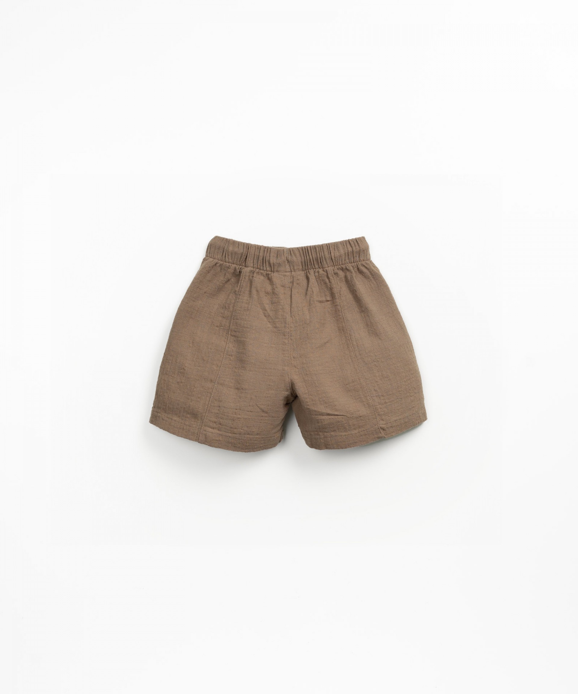 Pantaln corto de tejido de algodn orgnico con bolsillos