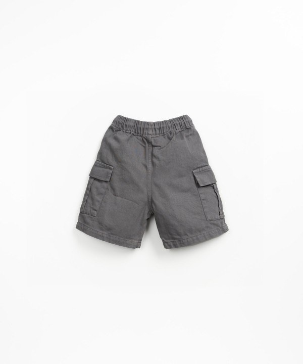 Twill shorts with pockets and adjustable drawstring