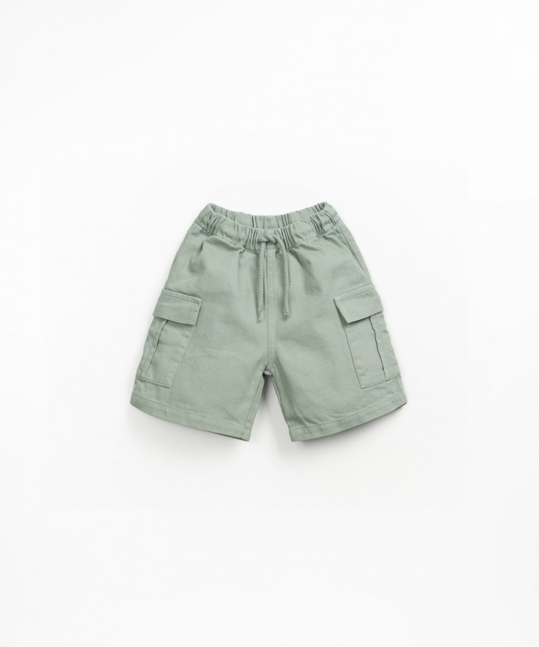 Twill shorts with pockets and adjustable drawstring