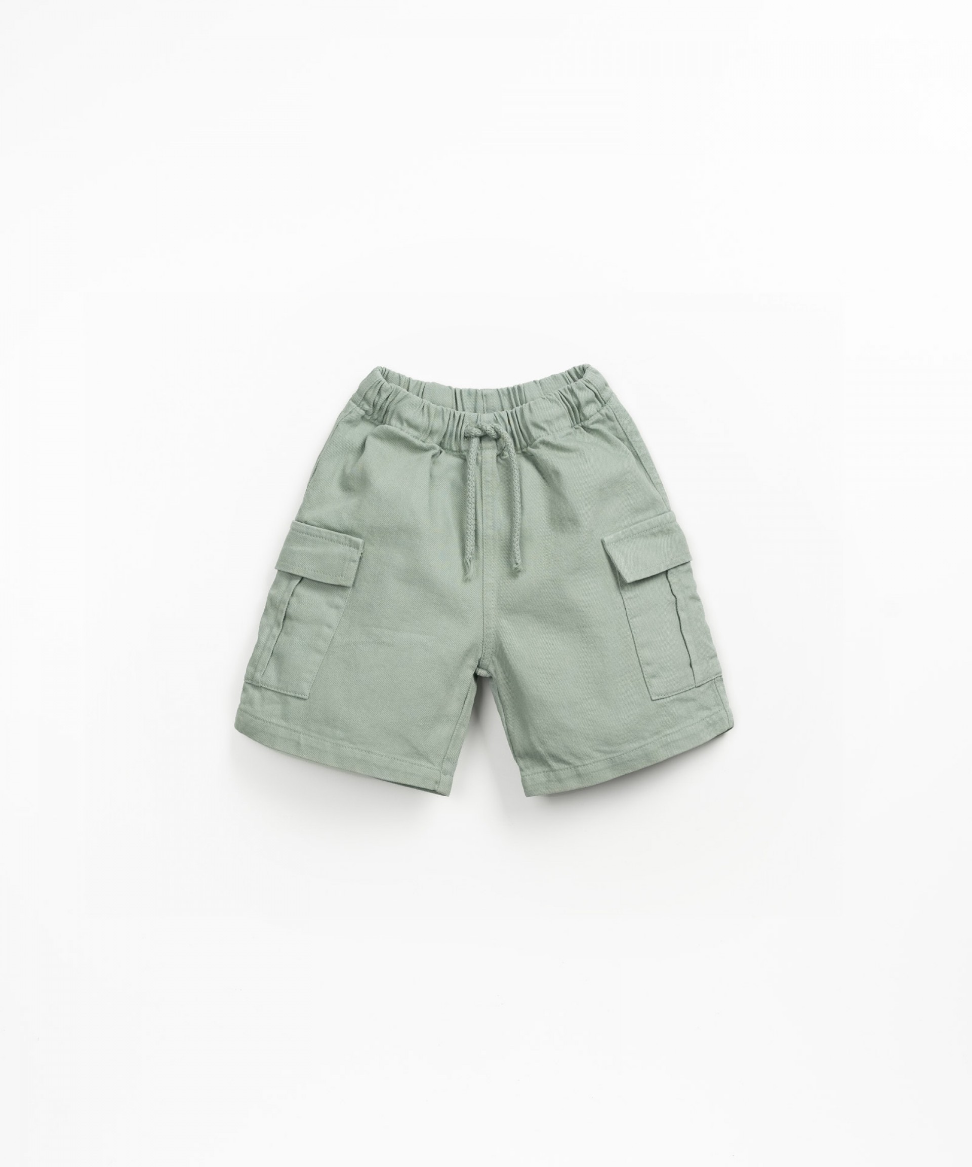 Pantaln corto de sarga con bolsillos laterales
