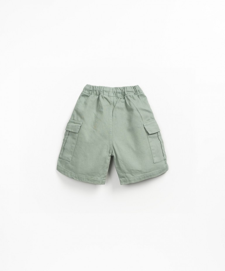 Twill shorts with pockets and adjustable drawstring
