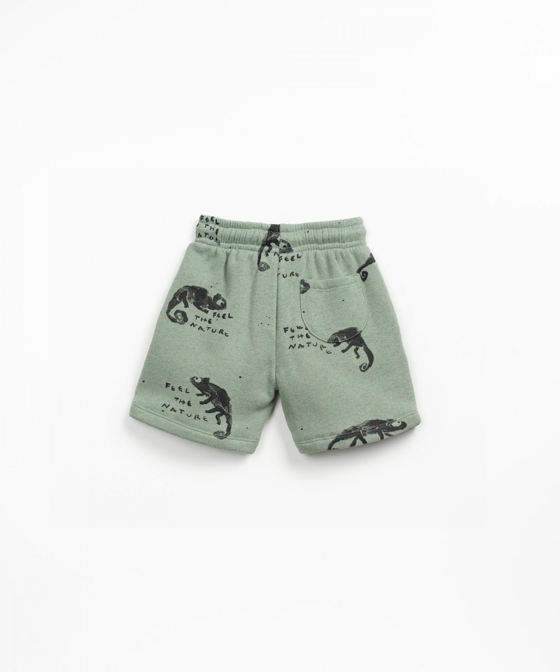Pantaln corto con estampado de camaleones