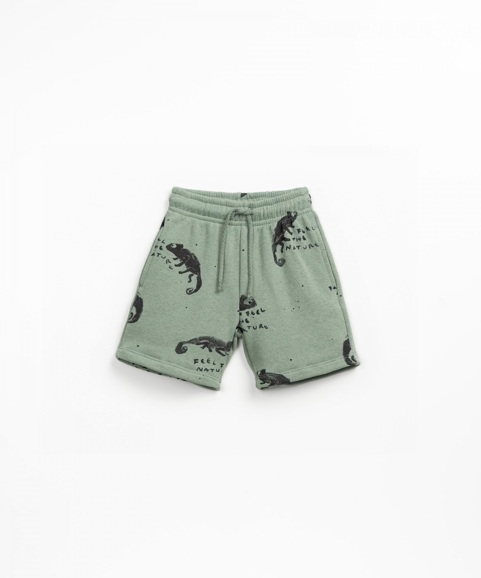 Pantaln corto con estampado de camaleones