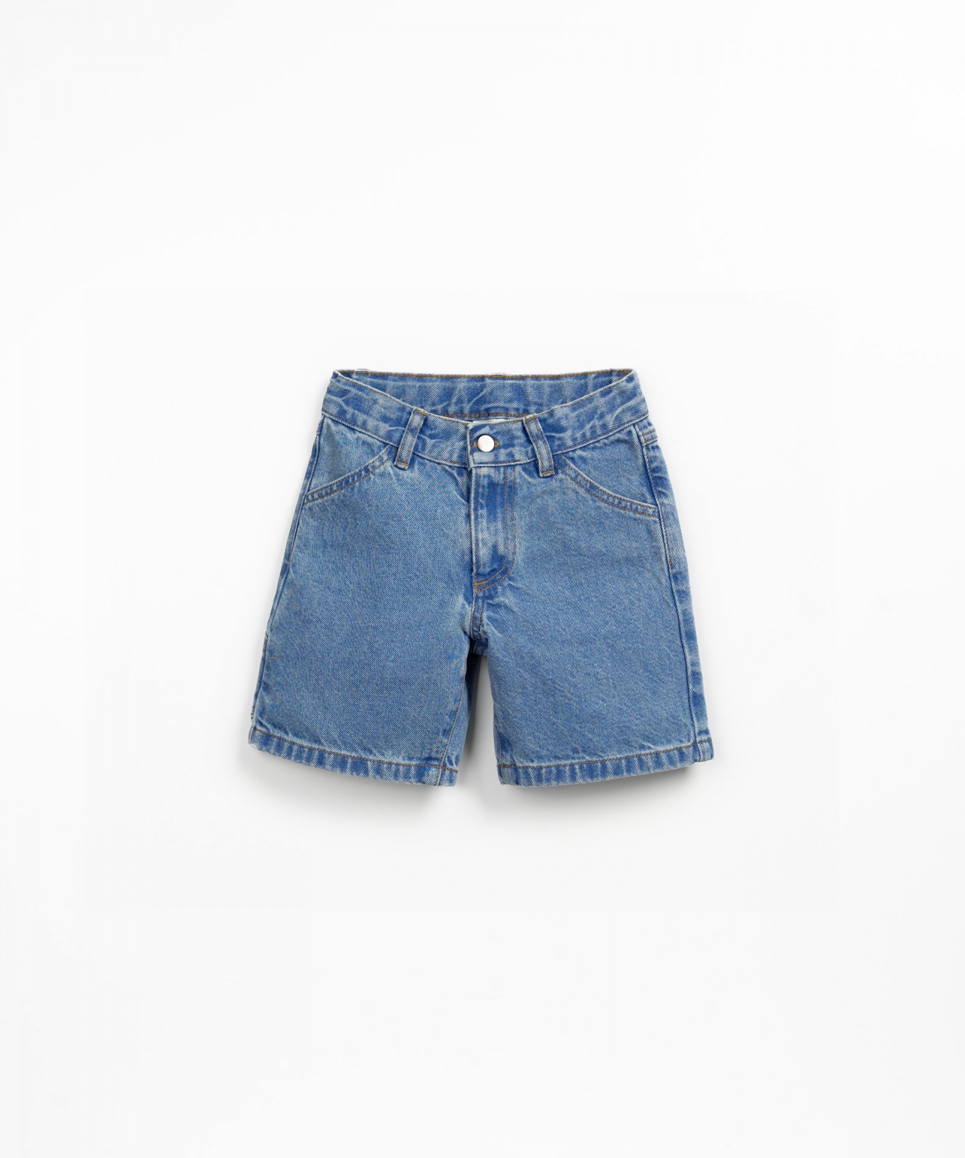 Denim shorts with adjustable belt