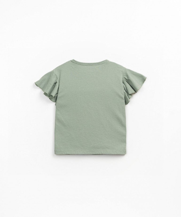 T-shirt com folho na manga