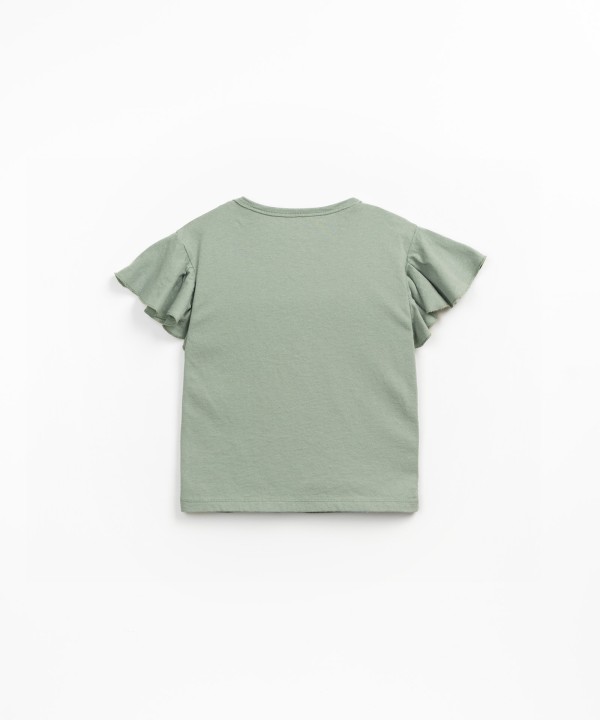 T-shirt con volant sulla manica